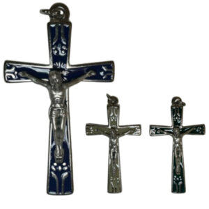 CRUCIFIJO CON ESMALTE COLOR PLATEADO 8CM